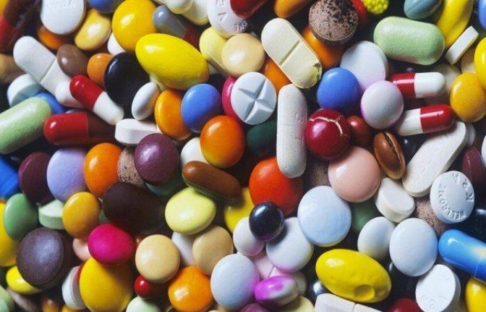 خبيرة تغذية تكشف الأسلوب الصحيح لتناول عدة أدوية يوميًا.. ماذا قالت؟