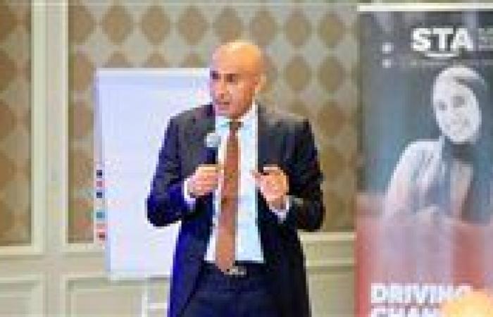 عاجل.. تعديل ضوابط اختيار مديري ووكلاء المدارس الرسمية المتميزة للغات ومعايير صرف مكافأتهم