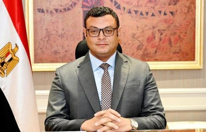 وزير الإسكان يشدد على سرعة إنجاز مشروعات "مارينا 8" والبحيرات الجنوبية بالساحل الشمالي