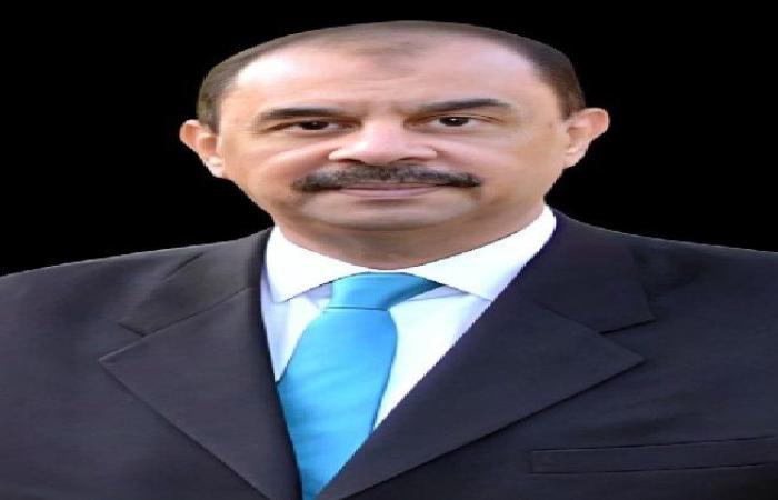 احتفالًا بعيد العمال.. توزيع حقائب مواد غذائية على عمال الوحدات المحلية بسوهاج