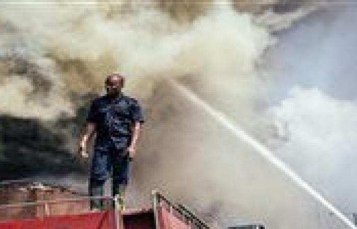 نشوب حريق في محل قطع غيار سيارات بمنطقة الحرفيين