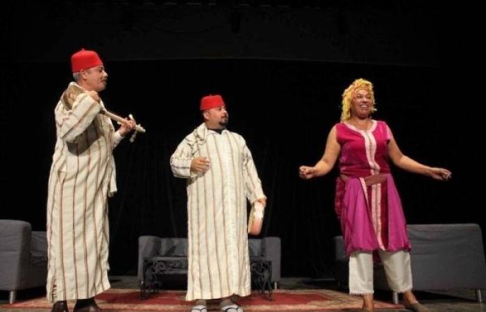 عرض مسرحية "ثلاثة من جوج" في إطار الدورة الثالثة لأيام المسرح المغربي بالرباط
