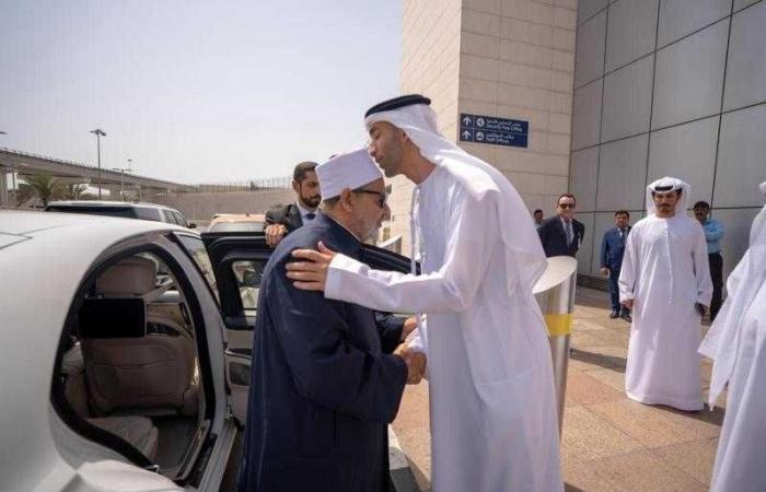 شيخ الأزهر رئيس مجلس حكماء المسلمين يغادر مطار ...