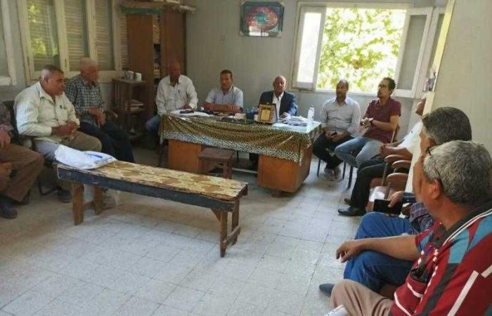محافظ أسيوط يؤكد أهمية الإرشاد الزراعي والدعم الفني للمزارعين