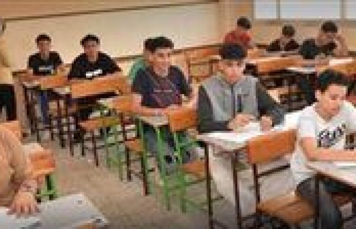 انتهاء امتحان الجبر والإحصاء لطلاب الشهادة الإعدادية بالجيزة