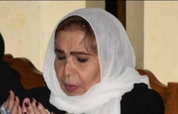 مديحة حمدي ترد على انتقادات حجابها في عزاء سميحة أيوب: "ناس تافهين"