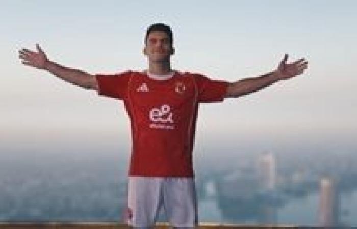 الأهلي يعلن رسميا ضم أحمد مصطفي زيزو