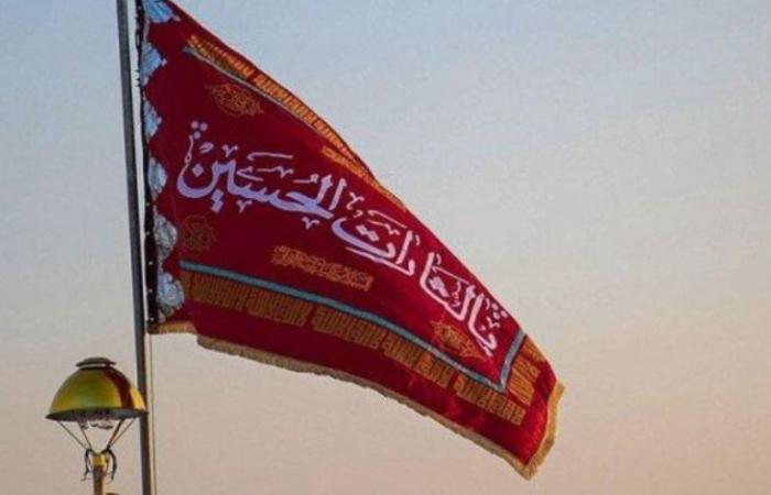 إيران ترفع الرايات الحمراء على المساجد استعدادا للانتقام من إسرائيل