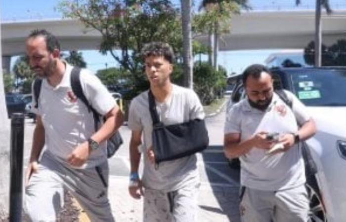 إمام عاشور يصل فندق إقامة الأهلى بأمريكا بعد إجراء جراحة "عظمة الترقوة".. صور