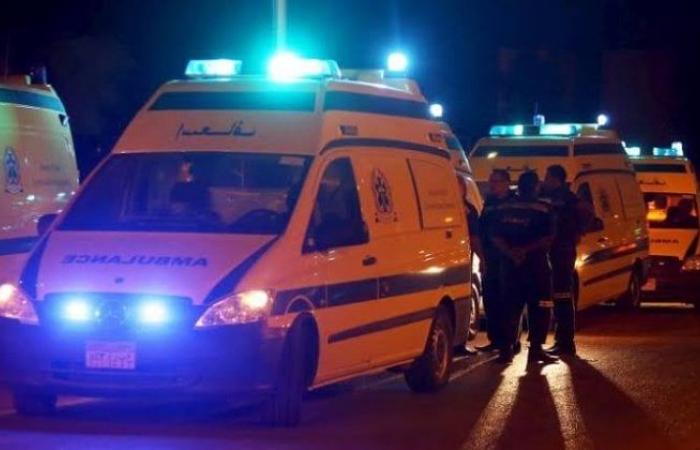 مصرع وإصابة 11 شخصًا في انقلاب ميكروباص بطريق أسيوط الغربي