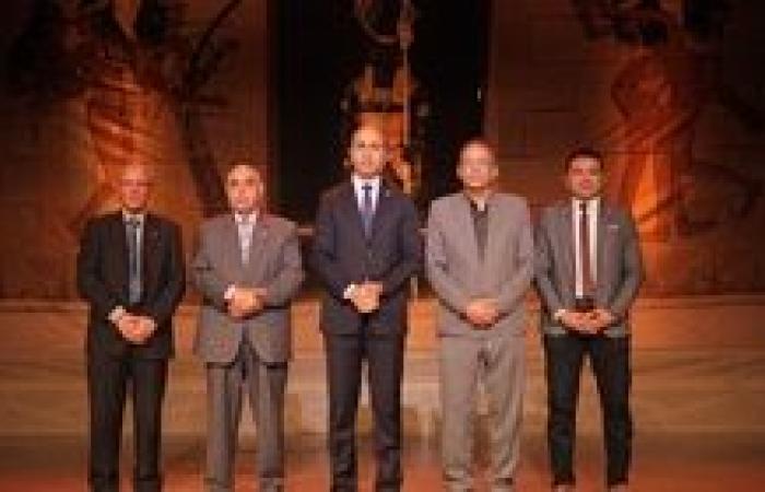 رئيس جامعة دمنهور يفتتح فعاليات ملتقى "حور للفنون" في دورته الرابعة تحت شعار بالفن تحيا الأمم