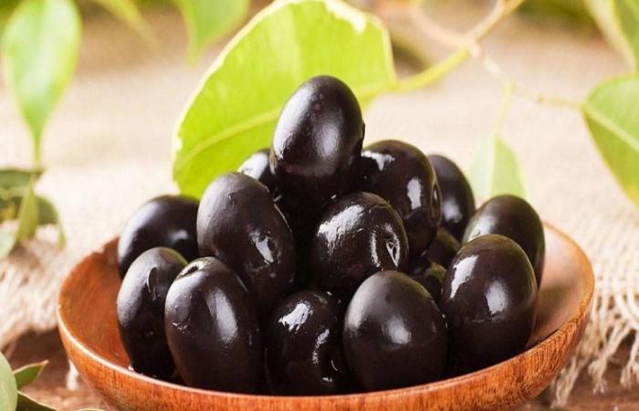 بالبلدي : فوائد الزيتون الأسود للرجال  والأضرار والقيم الغذائية