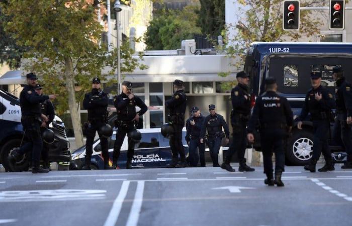 اليمين المتطرف في بلدة إسبانية يستغل حادثة للعنف لربط الهجرة بالجريمة