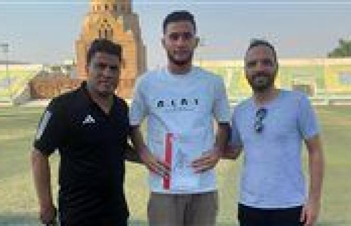 نجوم سيناء يضم عبدالله محمد مدافع الفيوم موسمين