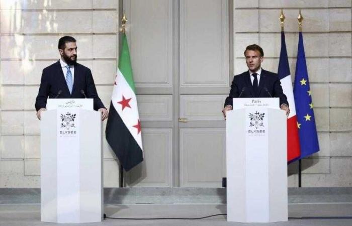 ‌‏ماكرون في اتصال مع الشرع: لابد من حماية ...
