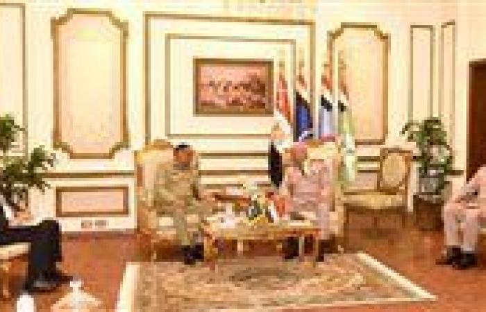 الفريق أول عبد المجيد صقر يلتقى رئيس هيئة الأركان المشتركة الباكستانية