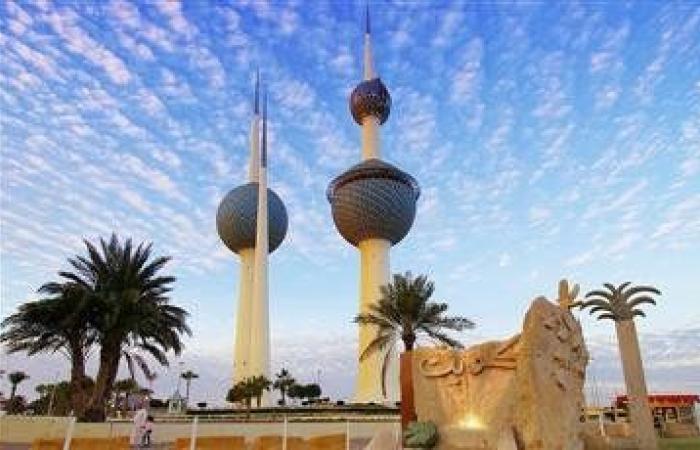 طقس الكويت اليوم الخميس.. شديد الحرارة والرياح مثيرة للغبار نهاراً حار ليلاً والعظمى 50 درجة