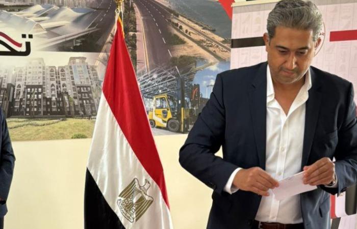 انتخابات مجلس الشيوخ.. لجان مسقط تستقبل المصريين في أول ساعات التصويت (صور)