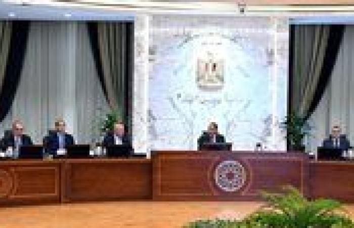 رئيس الوزراء يؤكد أهمية التطوير المستمر لصناعة الأسمدة في مصر