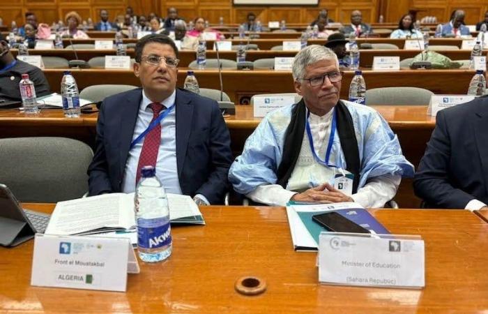 صبيانية ويافطة مزورة .. الجزائر تقحم البوليساريو في قمة الأحزاب الإفريقية