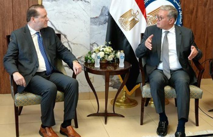وزير البترول يبحث مع شركة أنرجوس العالمية التعاون القائم في سفن التغييز
