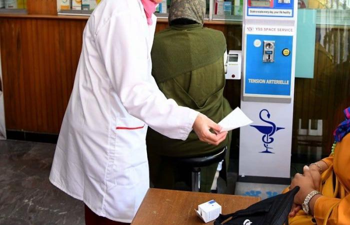 أطباء القطاع الحر يطالبون الصيادلة بإثبات مزاعم التواطؤ مع شركات الأدوية