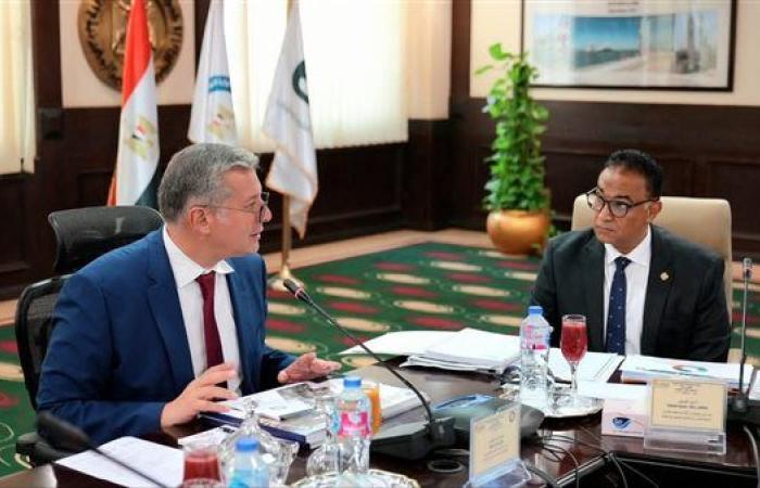 وزير البترول: البتروكيماويات لبنة أساسية في إنتاج المنتجات المرتبطة بالحياة اليومية
