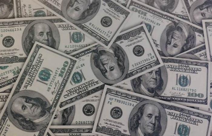 الدولار يستقر عالميا مع وسط ترقب لـ قمة أوكرانيا وإشارات الفدرالي الأمريكي