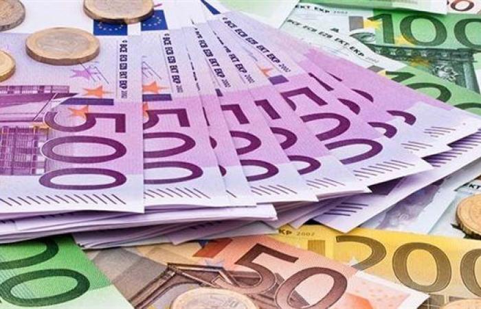 استقرار سعر اليورو أمام الجنيه المصري.. والبنوك تواصل متابعة حركة سوق الصرف
