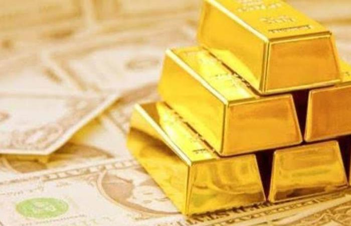 الذهب يترقب جاكسون هول وسط توقعات خفض الفائدة وتطورات الحرب الأوكرانية