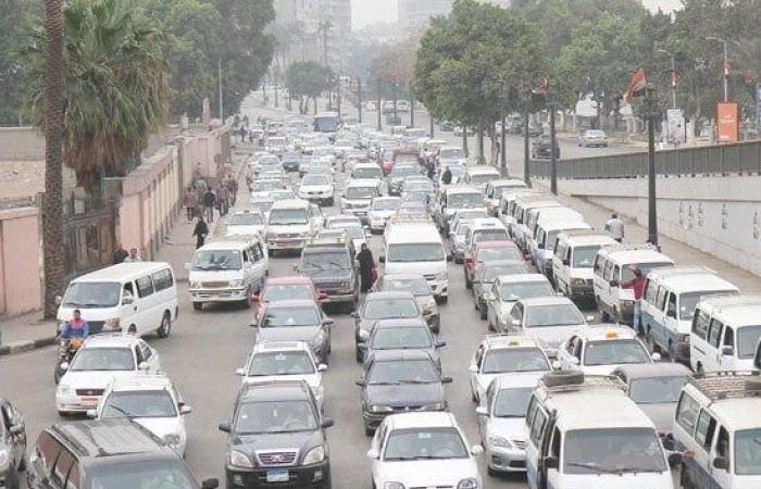 اعرف طريقك.. كثافات مرورية بعدد من شوارع وميادين القاهرة والجيزة