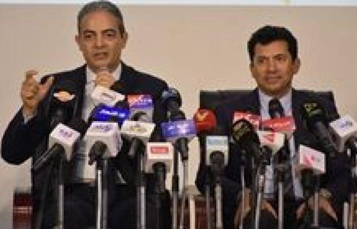 بعد تصديق فخامة الرئيس عبد الفتاح السيسي على قانون الرياضة الجديد.. وزير الشباب والرياضة ونقيب الإعلاميين يشهدان الحلقة النقاشية والمؤتمر الإعلامي حول قانون الرياضة وتعديلاته