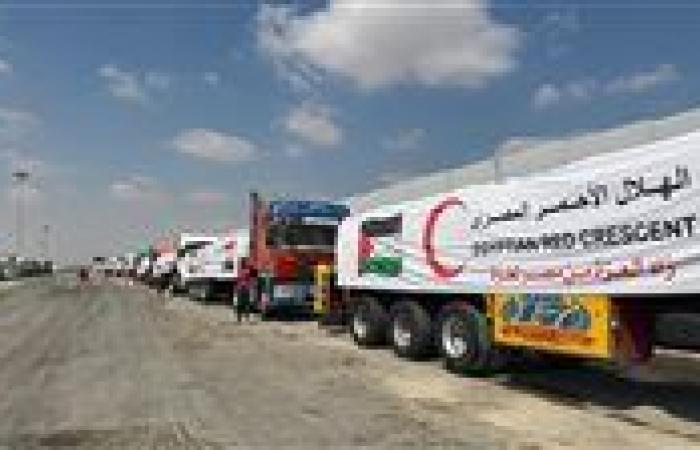 استئناف دخول المساعدات الإنسانية إلى الفلسطينيين بقطاع غزة