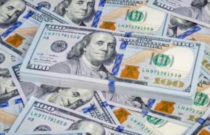 تراجع أسعار الدولار خلال تعاملات اليوم مسجلا 48.22 جنيها للبيع
