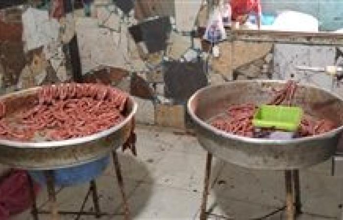 تموين العجمي تضبط ثلاجة مصنعات لحوم بدون ترخيص