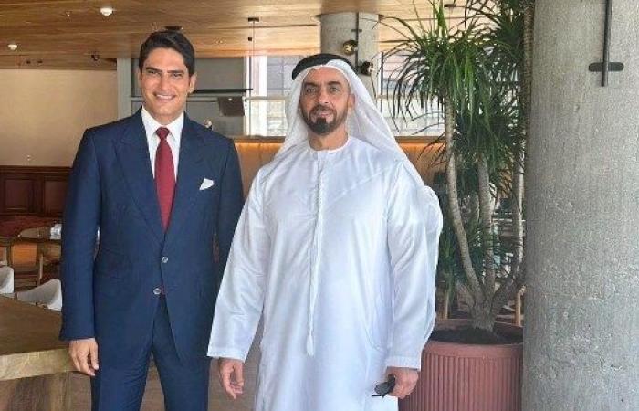 «شخصية استثنائية تجمع بين الحزم والتواضع والرقي».. أحمد أبو هشيمة يلتقي الفريق سمو الشيخ سيف بن زايد آل نهيان في الإمارات
