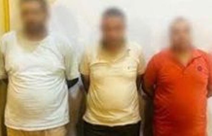 القبض على 3 أشخاص لبيع خطوط محمول مُفعلة ببيانات آخرين في القاهرة