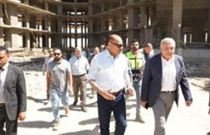 في إطار تطبيق قانون العمل الجديد .. وزير العمل يتفقد مواقع ومشروعات تحت الإنشاء بالعاصمة الإدارية الجديدة