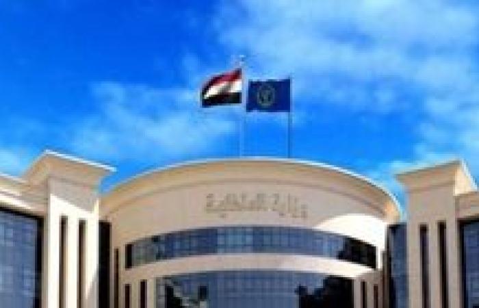 مصدر أمني ينفي احتجاز سيدات وأطفال للضغط على ذويهم لتسليم انفسهم لإتهامهم فى قضية قتل
