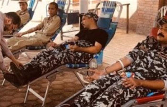 حملة للتبرع بالدم بمديرية أمن البحر الأحمر