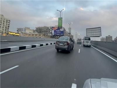 الحالة المرورية.. انتظام حركة السيارات على أغلب شوارع وميادين القاهرة والجيزة