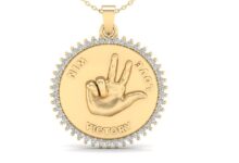 Etika Jewels تحتفل باليوم الوطني الإماراتي بتصميم قلادة Tribute Medallion